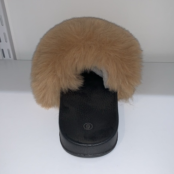 TAN FUR SLIDES - Picture 6 of 6